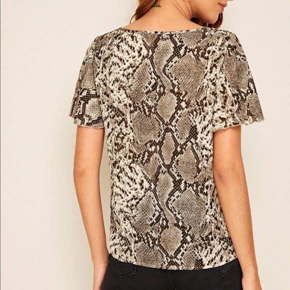 V neck flutter sleeve snakeskin print blouse - Picture 2 of 4